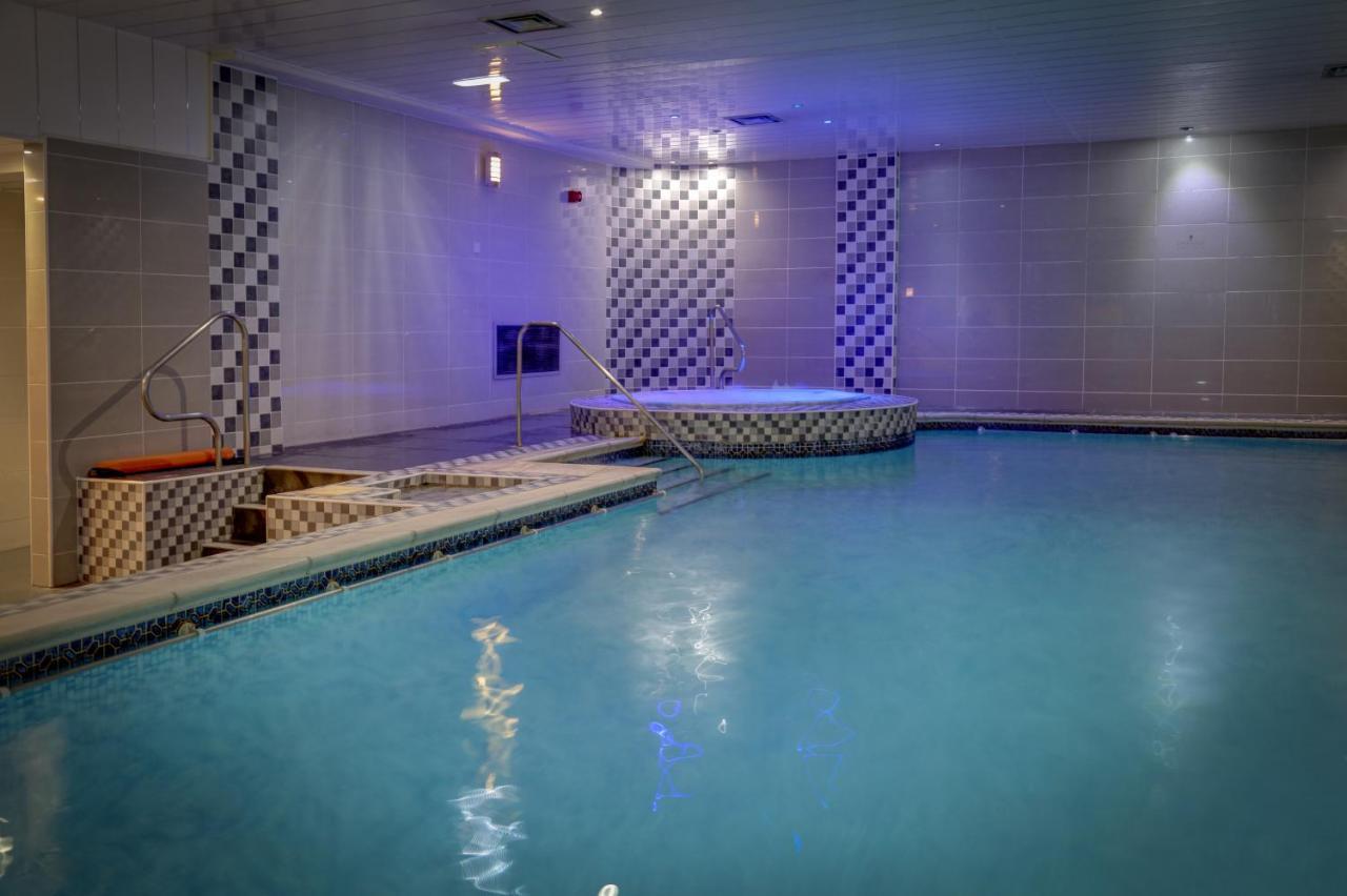 Burnley North Oaks Hotel And Leisure Club Buitenkant foto